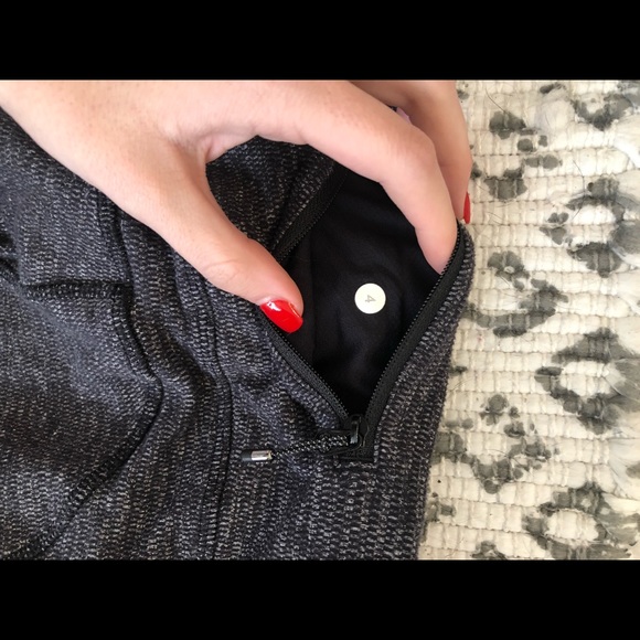 Fast and Free LULULEMON full length leggings - Picture 5 of 5